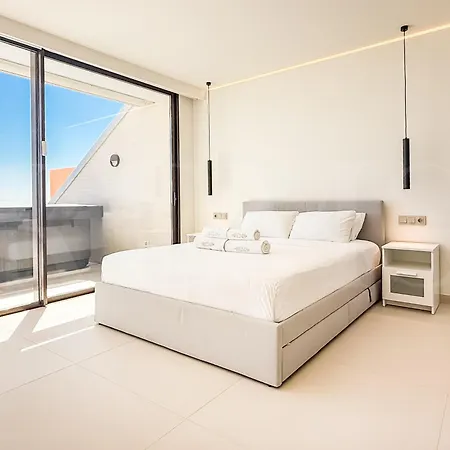 公寓 Seaview Gem With Terrace, Hot Tub And Pool Rems