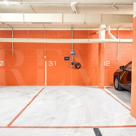 Seaview Gem With Terrace, Hot Tub And Pool Rems