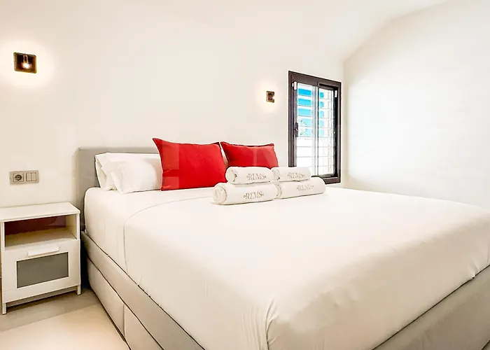 Seaview Gem With Terrace, Hot Tub And Pool Rems Apartament