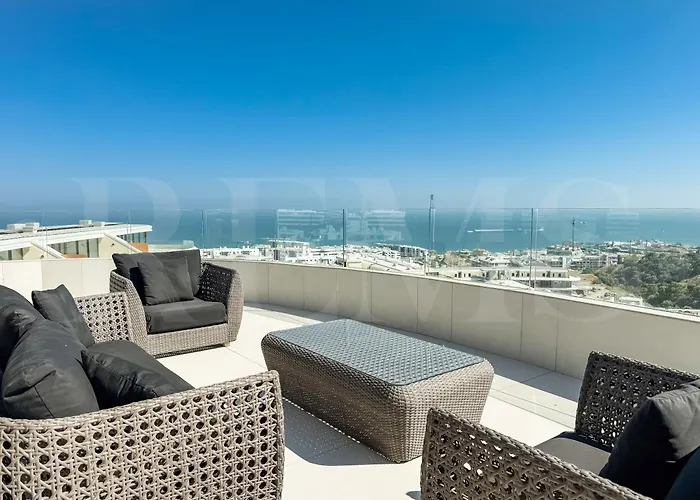 Seaview Gem With Terrace, Hot Tub And Pool Rems