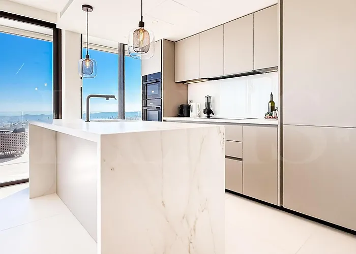 Seaview Gem With Terrace, Hot Tub And Pool Rems Apartament