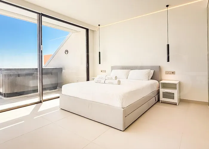 Apartament Seaview Gem With Terrace, Hot Tub And Pool Rems