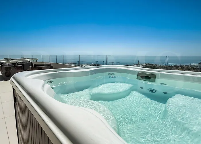 Apartament Seaview Gem With Terrace, Hot Tub And Pool Rems Fuengirola