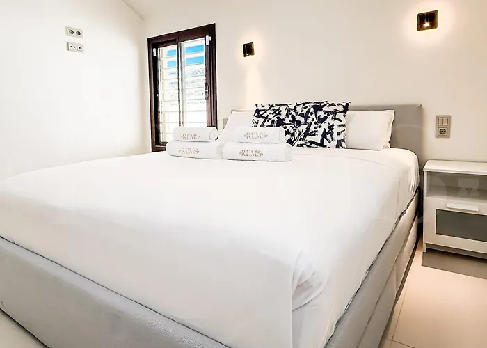 Seaview Gem With Terrace, Hot Tub And Pool Rems *