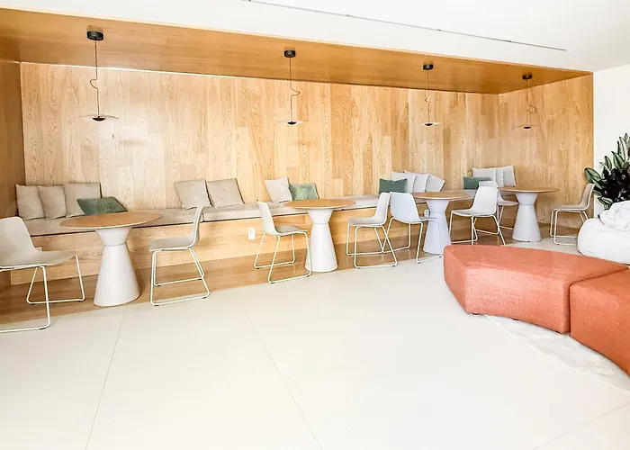 Seaview Gem With Terrace, Hot Tub And Pool Rems