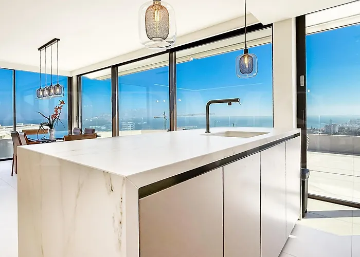 Seaview Gem With Terrace, Hot Tub And Pool Rems Apartament