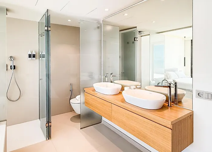 Seaview Gem With Terrace, Hot Tub And Pool Rems Fuengirola