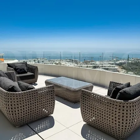 Apartamento Seaview Gem With Terrace, Hot Tub And Pool Rems